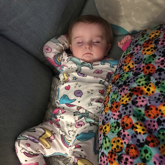 Hi! Welcome to my closet! - Picture 9 of 16